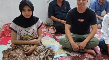 Perwakilan dr.Suci Sambangi Massyura Di Rumahnya Guna Jajaki Perdamaian