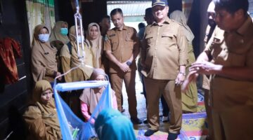 Serius Tangani Gizi Buruk,Bupati dan Ketua TP-PKK Jemput Langsung Bayi Yang Sakit